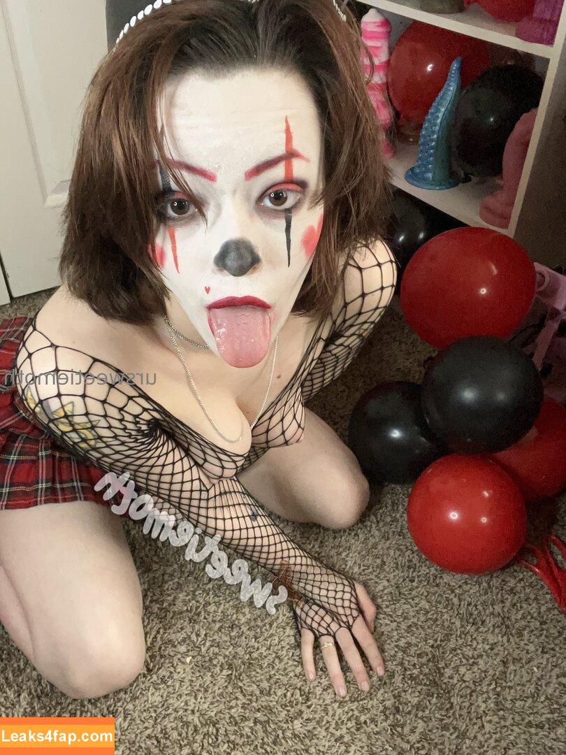 ursweetiemoth / mothinthewalls leaked photo photo #0008