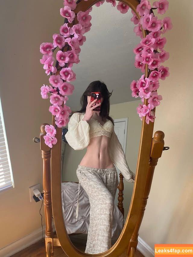Uxu.kxt / kitkatt / uxu.kat / uxu_mikasa leaked photo photo #0021