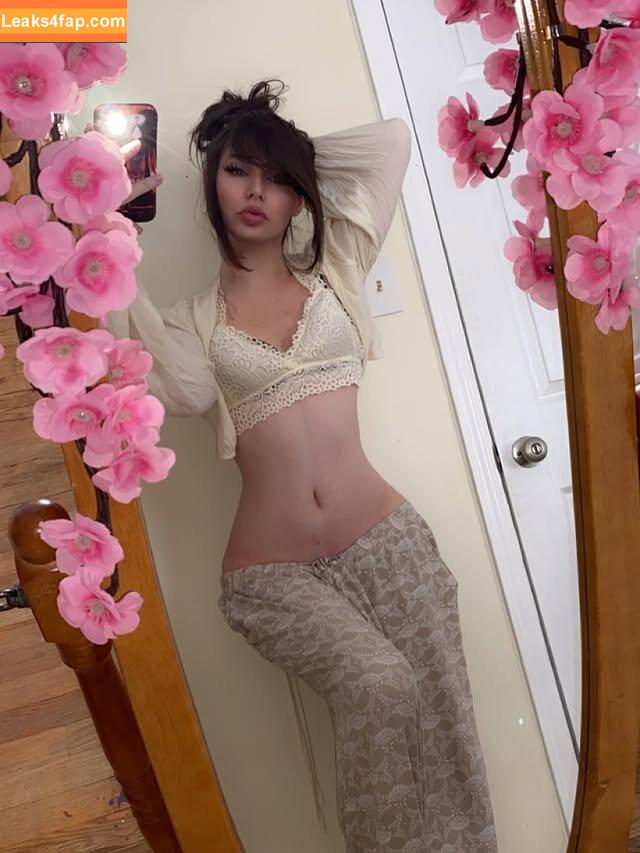 Uxu.kxt / kitkatt / uxu.kat / uxu_mikasa leaked photo photo #0022