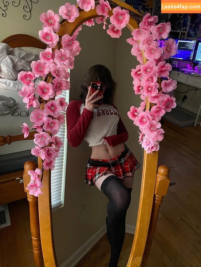 Uxu.kxt / kitkatt / uxu.kat / uxu_mikasa leaked photo photo #0033