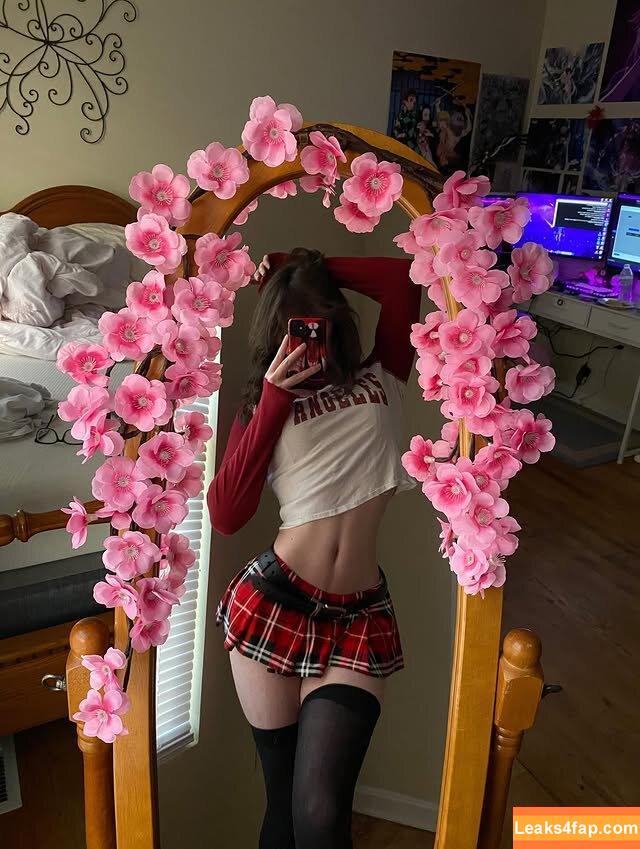 Uxu.kxt / kitkatt / uxu.kat / uxu_mikasa leaked photo photo #0034