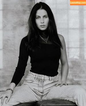 Valea Katharina Scalabrino photo #0101