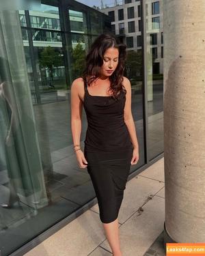 Valea Katharina Scalabrino photo #0112