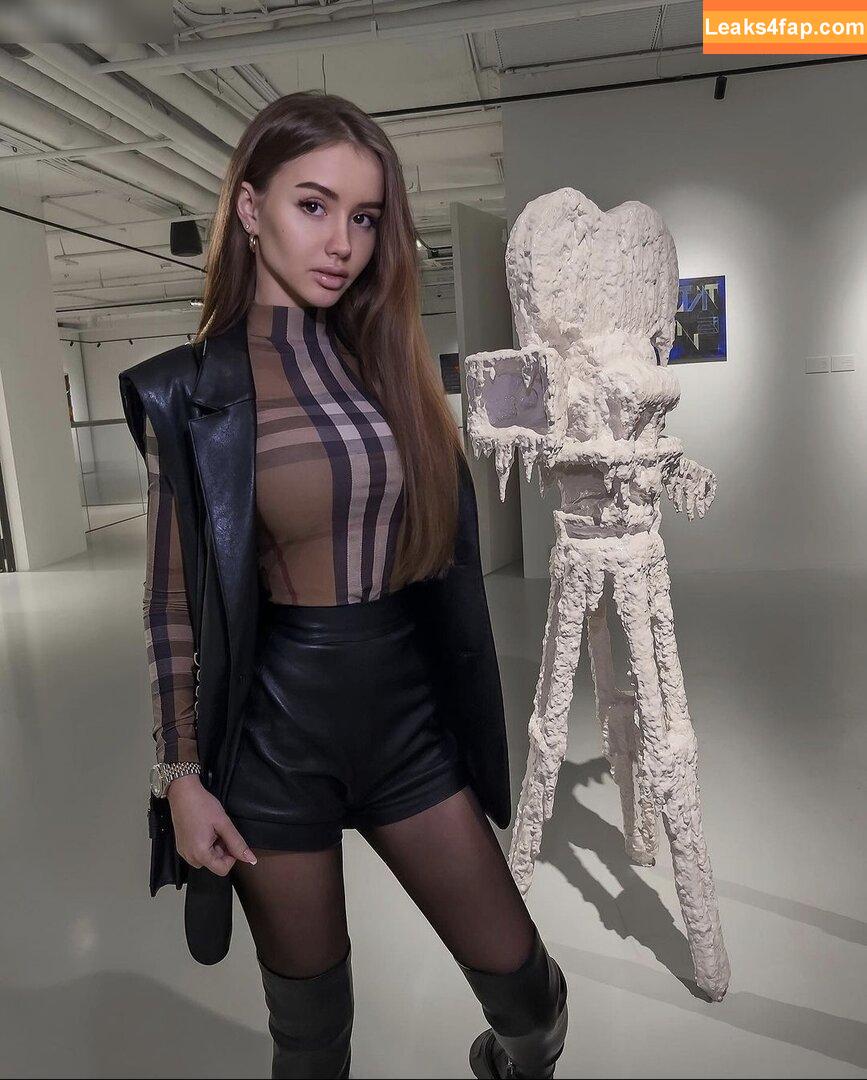 Valenti Vitell / valentivitell слитое фото фото #0379