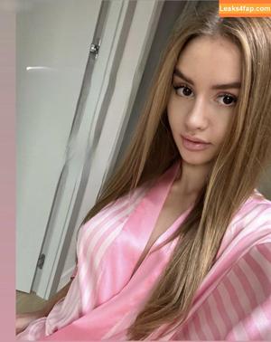 Valenti Vitell photo #0172