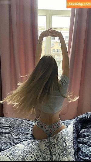 Valenti Vitell photo #0296
