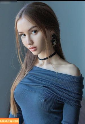 Valenti Vitell photo #0500