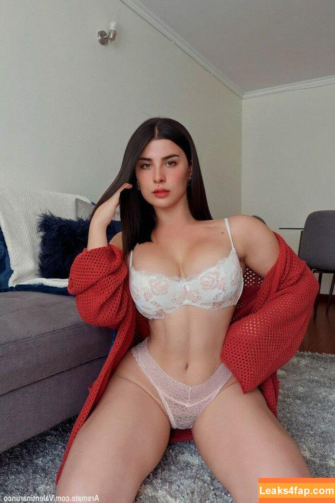 Valentina Runco / valentinaruncco / valentinarunco слитое фото фото #0001