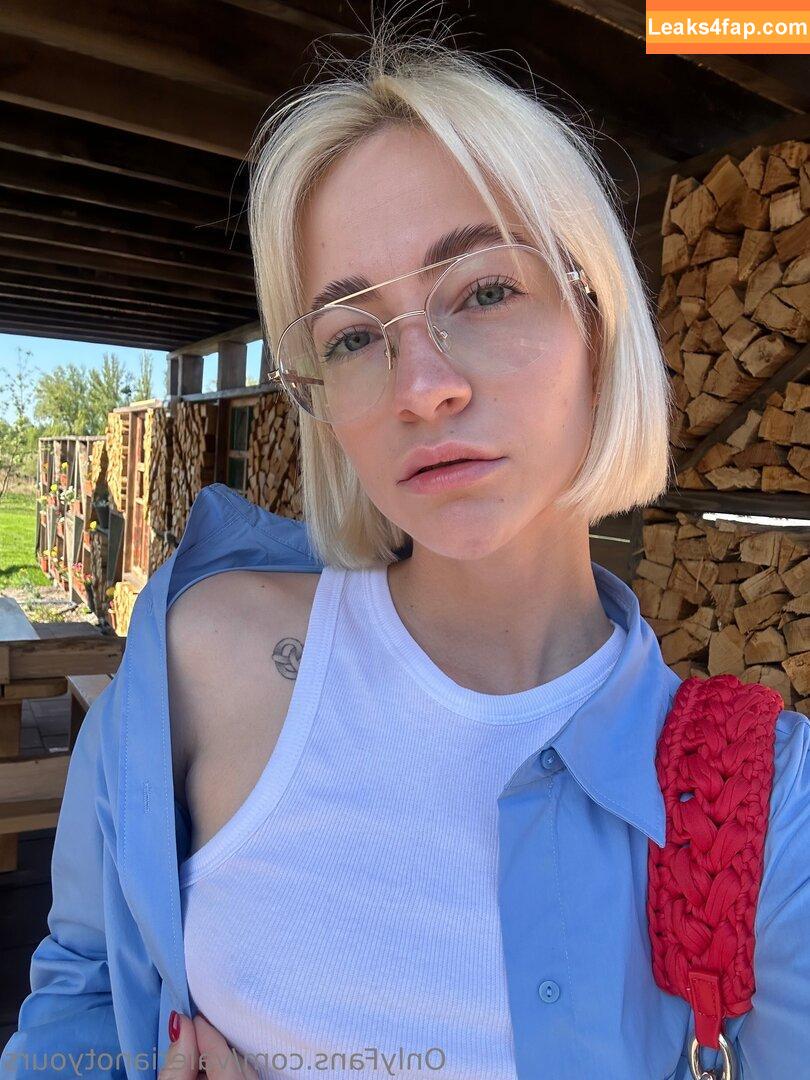 valerianotyours / valeria_tuu leaked photo photo #0016