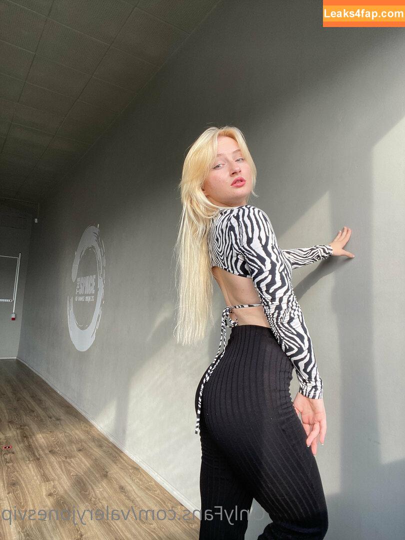 valeryjonesvip / valeryjones_ leaked photo photo #0468