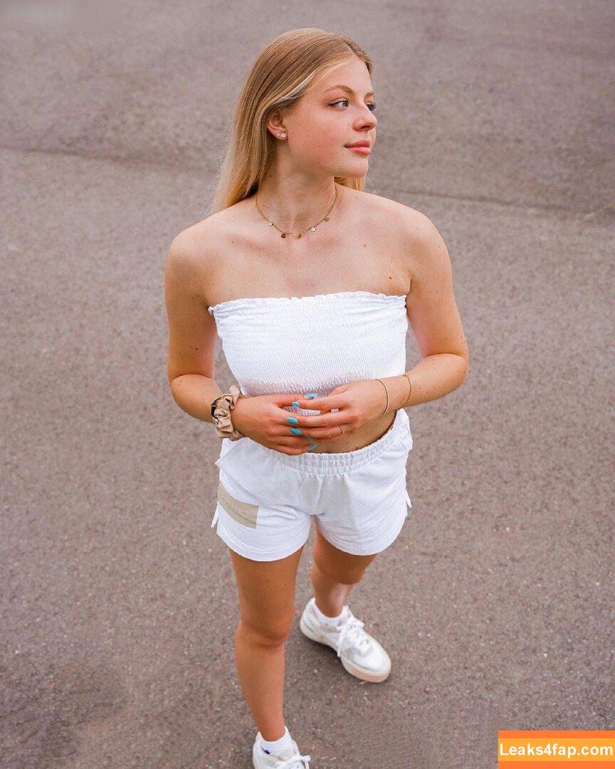 Vallixpauline leaked photo photo #0014