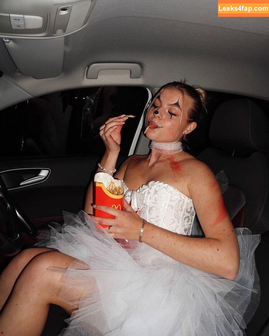 Vallixpauline leaked photo photo #0147