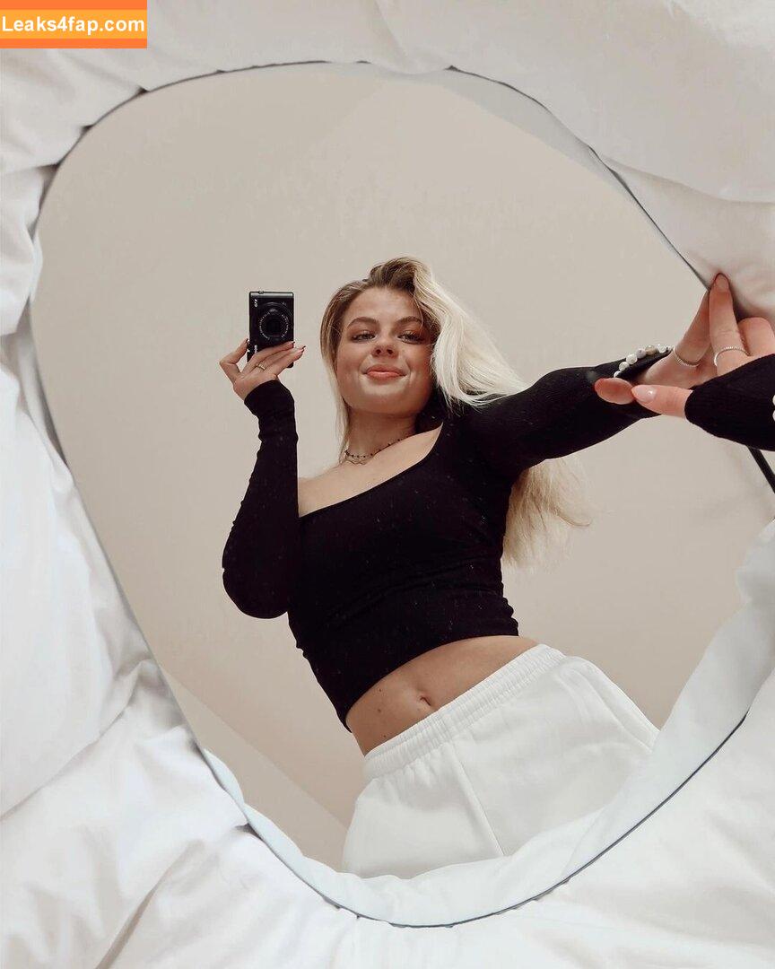 Vallixpauline leaked photo photo #0211