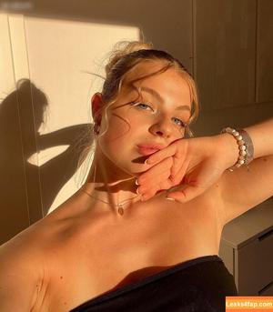 Vallixpauline photo #0067