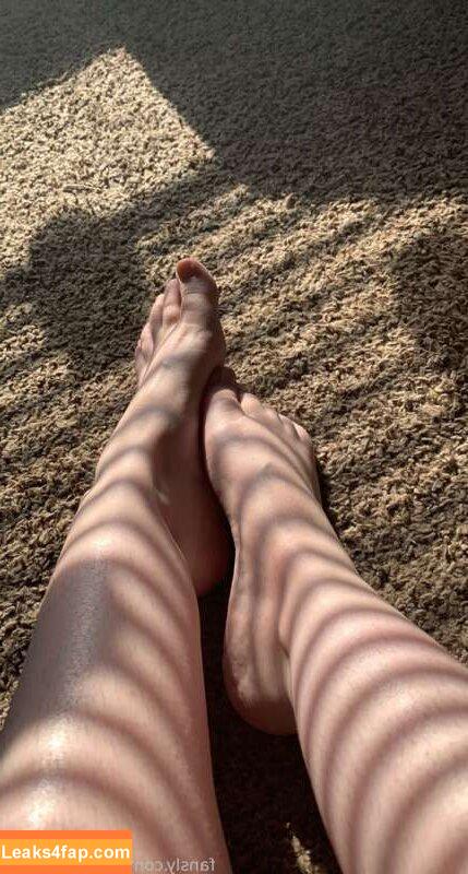 ValTheVixxxen / https: / valentin leaked photo photo #0006