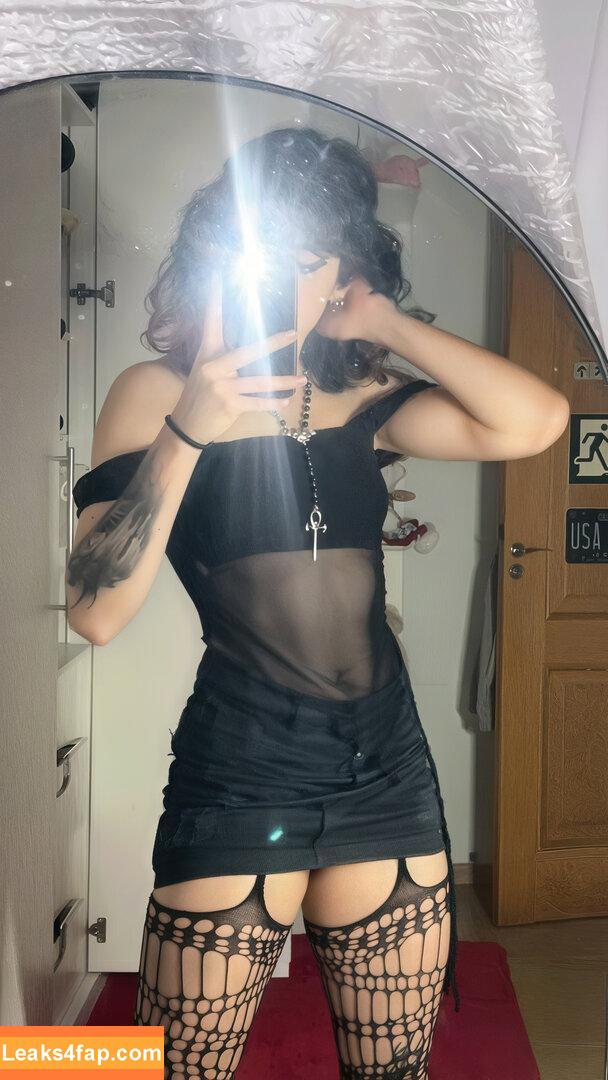 Vaneeeer_ / vaneee97 leaked photo photo #0098