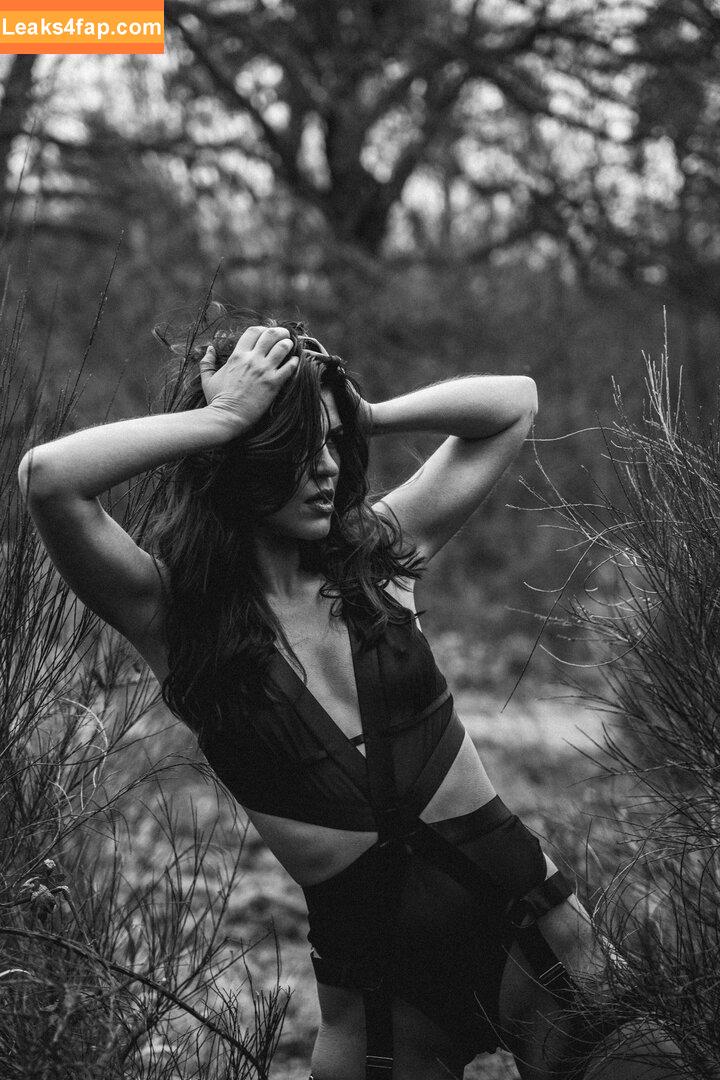 Vanessa Bartsch / vibeswithnessaaa leaked photo photo #0143