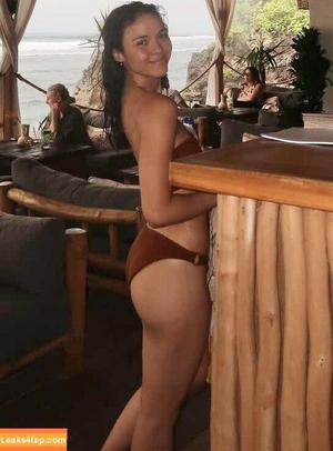 Vanessa Bauer photo #0359