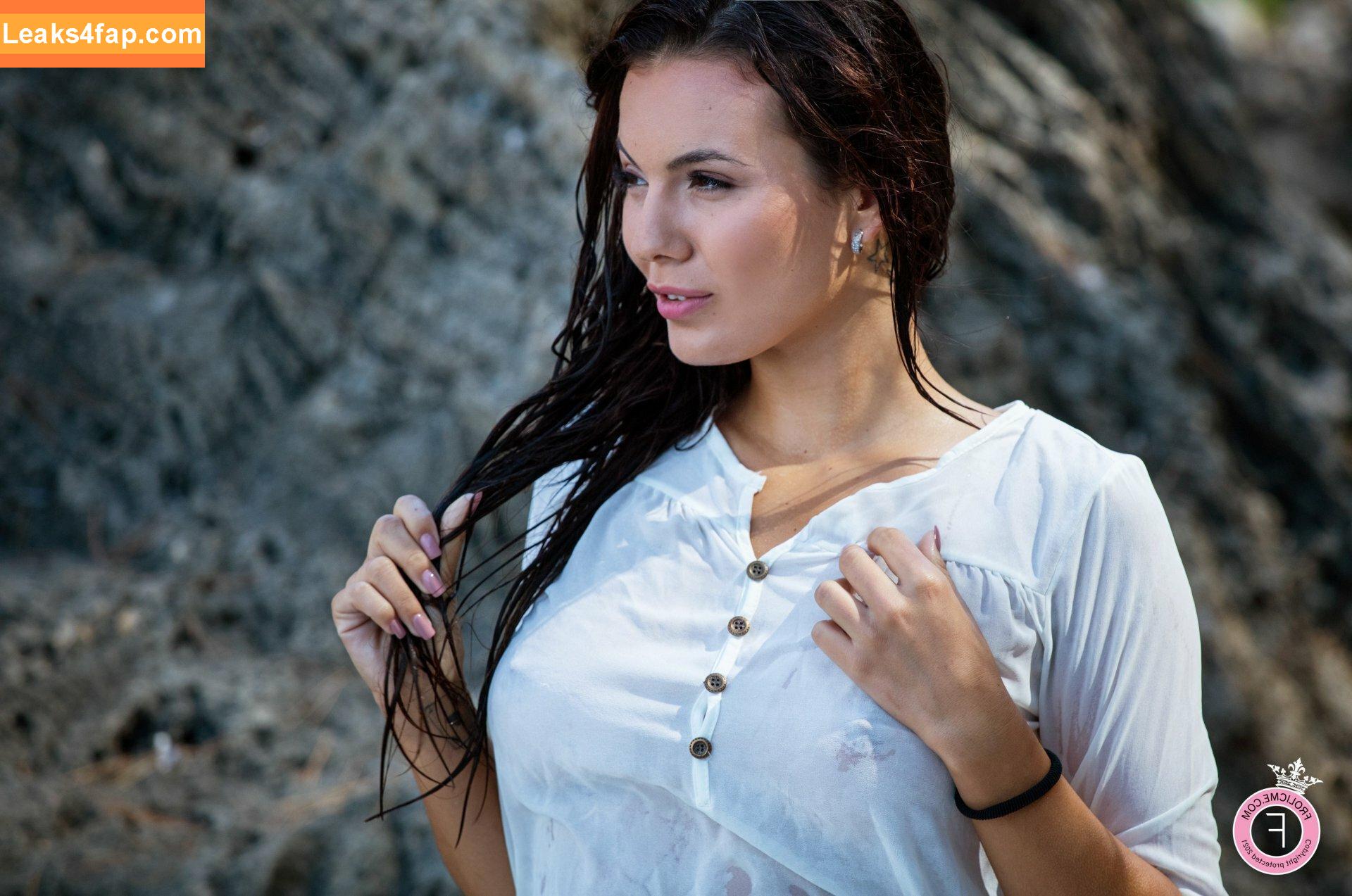 Vanessa Decker / horror.vixen / https: / vanessadeckerofficial leaked photo photo #0022