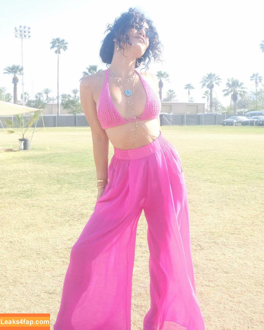 Vanessa Hudgens / VanessaHudgens слитое фото фото #0179