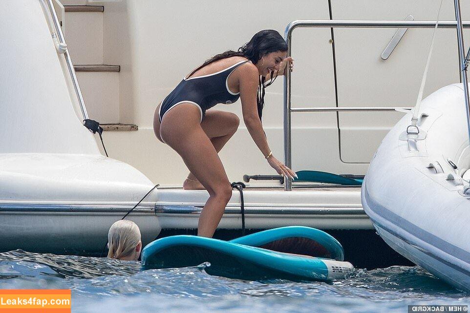 Vanessa Hudgens / VanessaHudgens слитое фото фото #0256