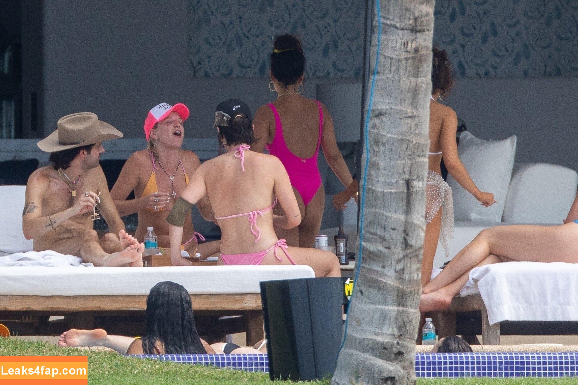 Vanessa Hudgens / VanessaHudgens слитое фото фото #0271