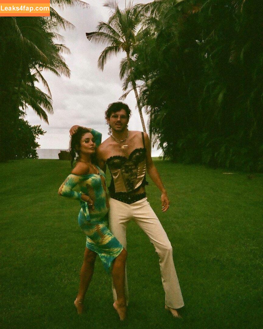 Vanessa Hudgens / VanessaHudgens слитое фото фото #0289