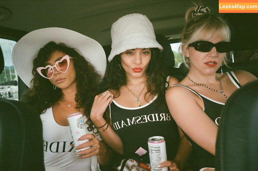 Vanessa Hudgens / VanessaHudgens слитое фото фото #0300