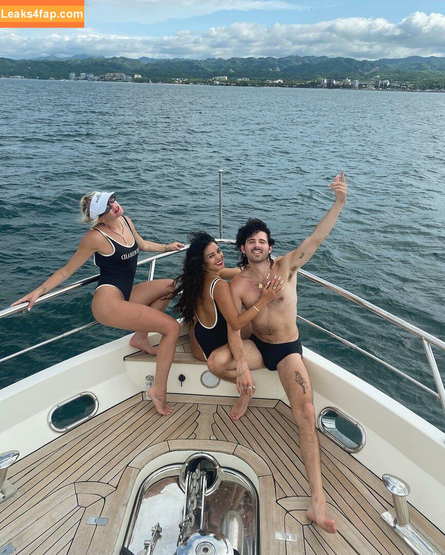 Vanessa Hudgens / VanessaHudgens слитое фото фото #0307