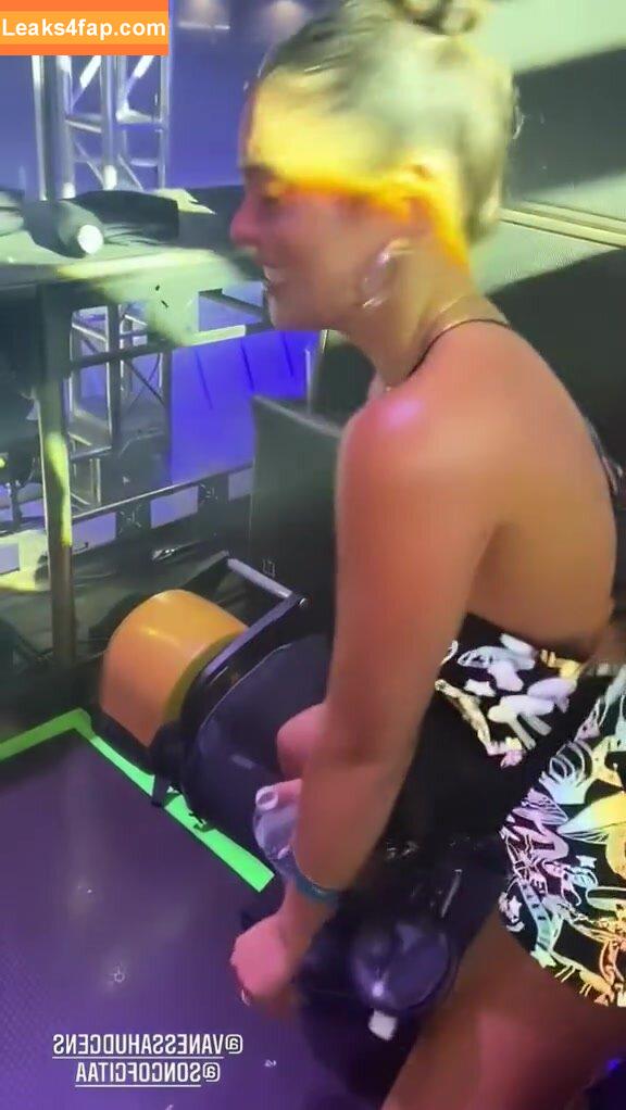 Vanessa Hudgens / VanessaHudgens слитое фото фото #0981