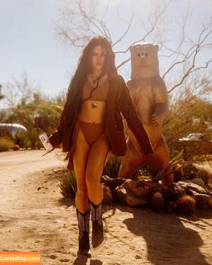 Vanessa Hudgens фото #0021