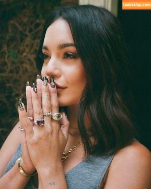 Vanessa Hudgens фото #0107