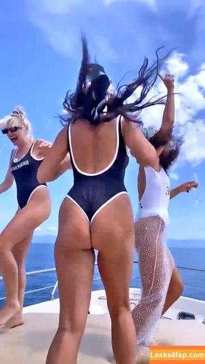 Vanessa Hudgens фото #0322