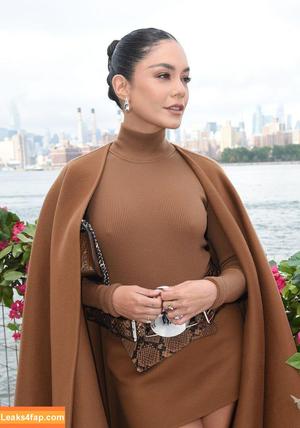 Vanessa Hudgens фото #0935