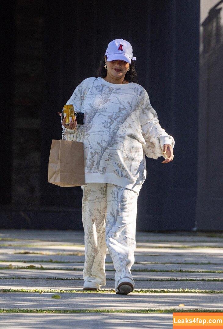 Vanessa Hudgens / VanessaHudgens leaked photo photo #1724