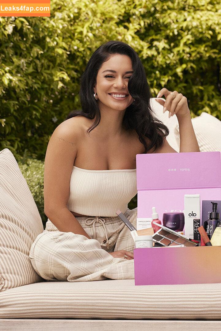 Vanessa Hudgens / VanessaHudgens leaked photo photo #1832