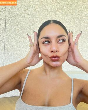 Vanessa Hudgens фото #1005