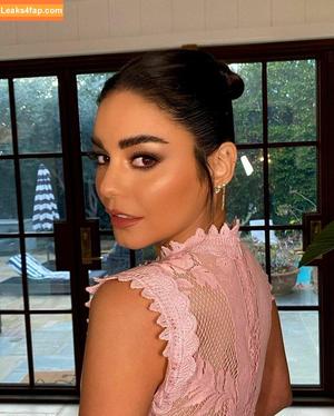 Vanessa Hudgens фото #1054