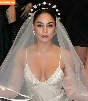 Vanessa Hudgens фото #1086