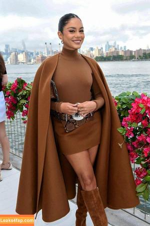 Vanessa Hudgens фото #1402