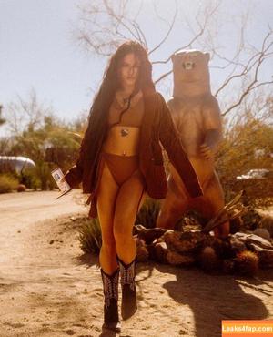 Vanessa Hudgens photo #1675