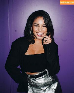 Vanessa Hudgens photo #1681