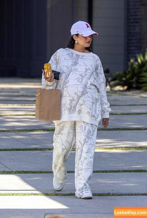 Vanessa Hudgens photo #1727