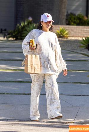 Vanessa Hudgens photo #1732