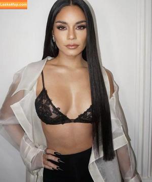 Vanessa Hudgens photo #1944