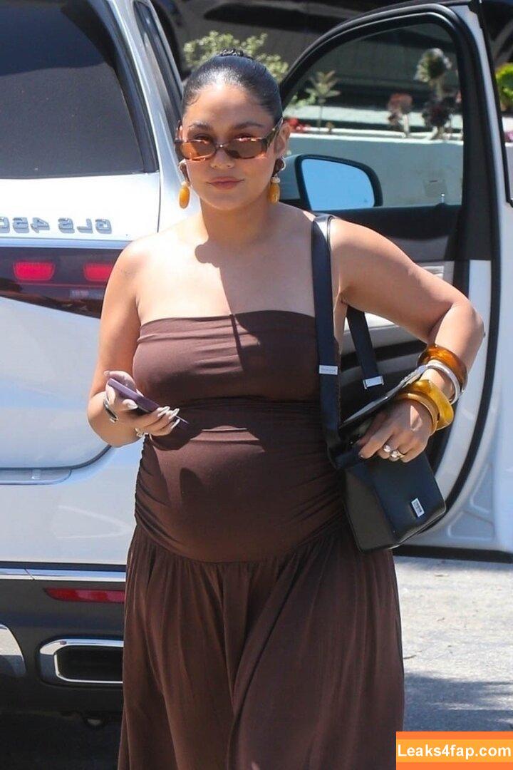 Vanessa Hudgens / VanessaHudgens leaked photo photo #2336