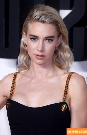 Vanessa Kirby photo #0254