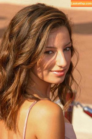 Vanessa Lengies photo #0079