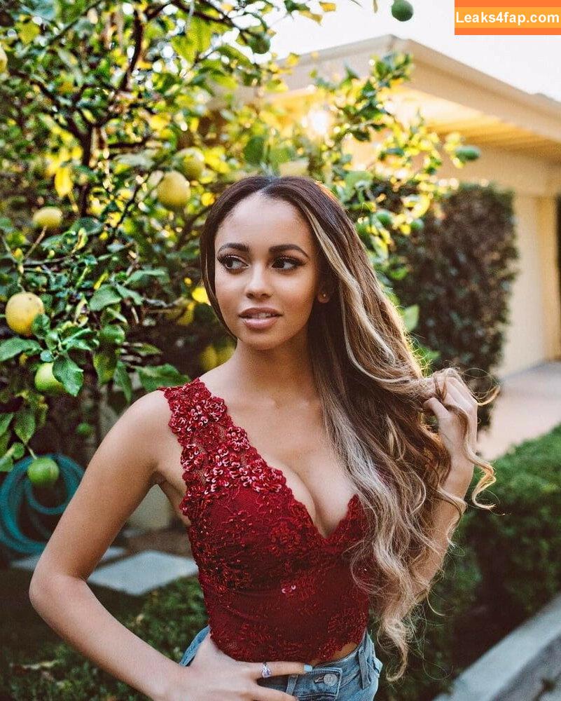 Vanessa Morgan / vanessamorgan слитое фото фото #0122