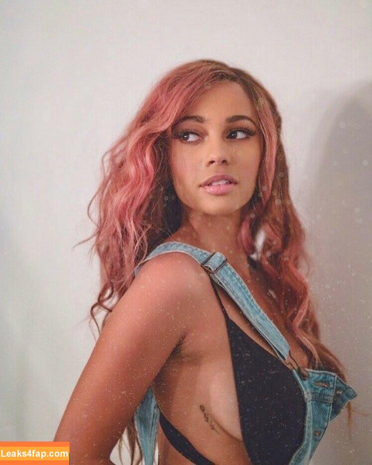 Vanessa Morgan / vanessamorgan слитое фото фото #0130